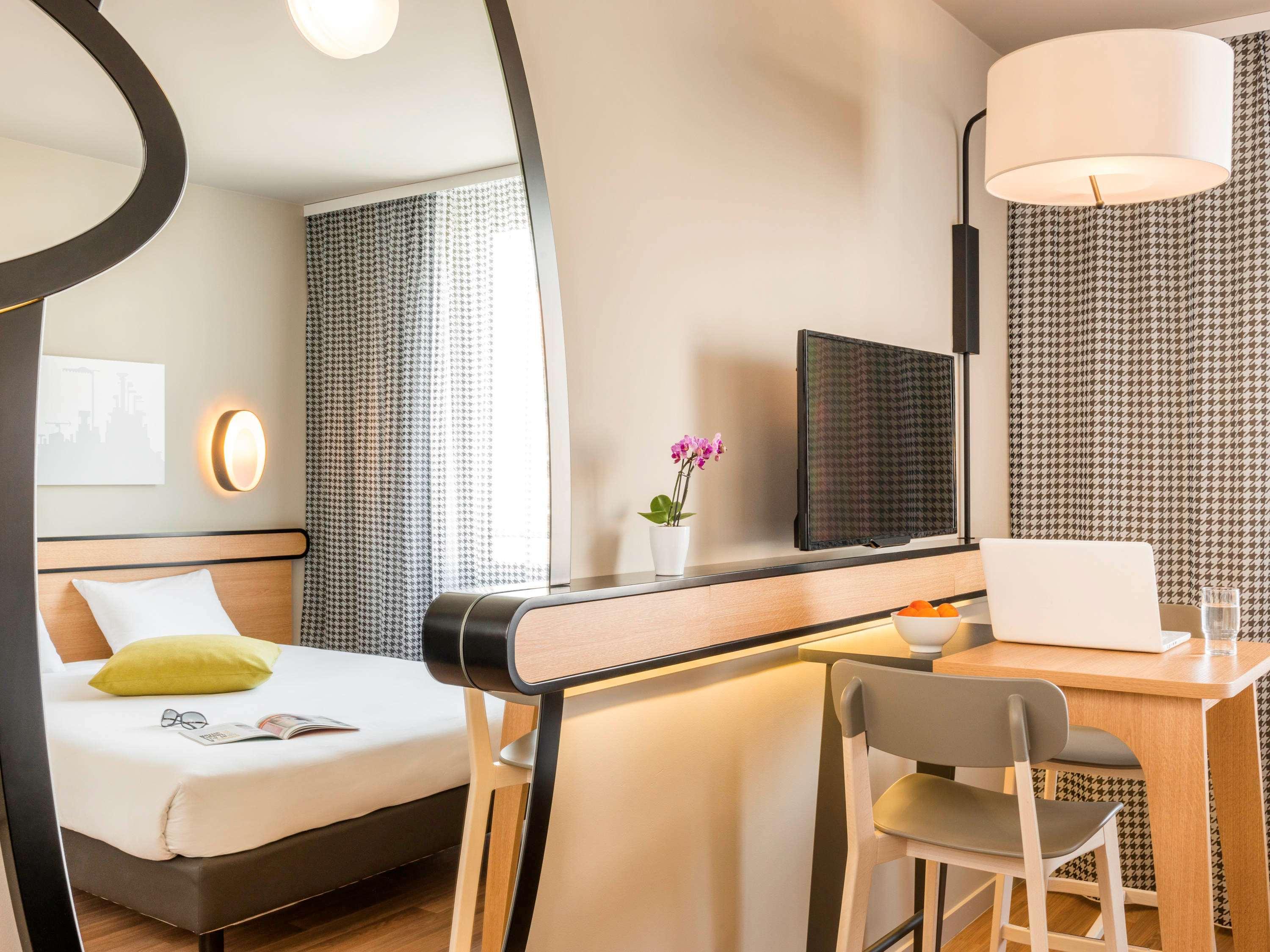 Aparthotel Adagio Access Paris Massy Gare 3*